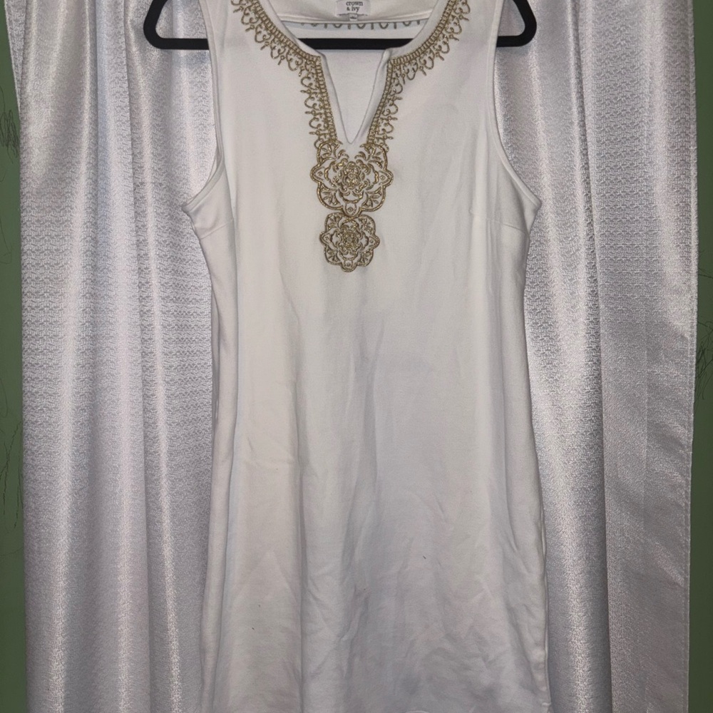 Crown & Ivy White Tunic with Gold Detailing
